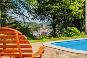 Seasonal outdoor pool - Castle View Haven With Wellness And Pool (Bednja)