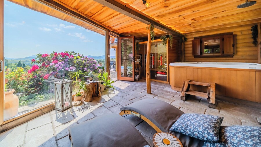 Castle View Haven With Wellness And Pool