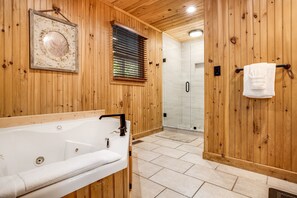 Dusche, Whirlpool, Handtücher