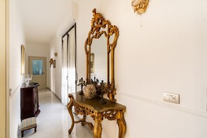 Interior - GuestHost - Attic Apartment with View in Trani (Trani)