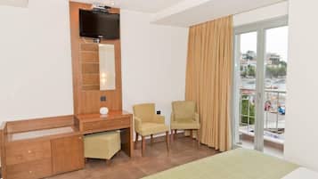 Executive Double Room, Balcony, Sea View | In-room safe, blackout drapes, iron/ironing board, free WiFi