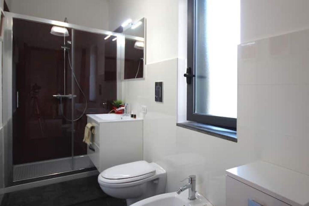 Doccia, asciugacapelli, bidet, asciugamani