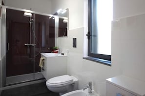 Shower, hair dryer, bidet, towels - Relaxation with Jacuzzi and Pool between Pompeii and Capri (Trecase)