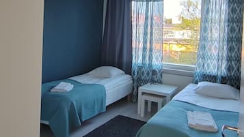 Comfort Apartment, 2 Bedrooms, City View | Langsir/tirai gelap terus, seterika/papan seterika, Wi-fi percuma