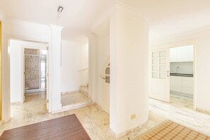 Vila, 5 quartos, acessível, piscina particular | Parte interna