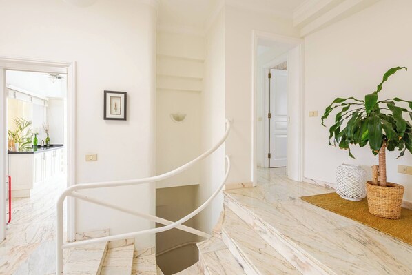 Villa, 5 Schlafzimmer, barrierefrei, eigener Pool | Innenbereich