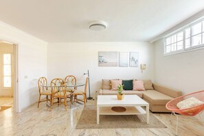 Villa - 5 sovrum - tillgänglighetsanpassat - privat pool | Vardagsrum | Böcker