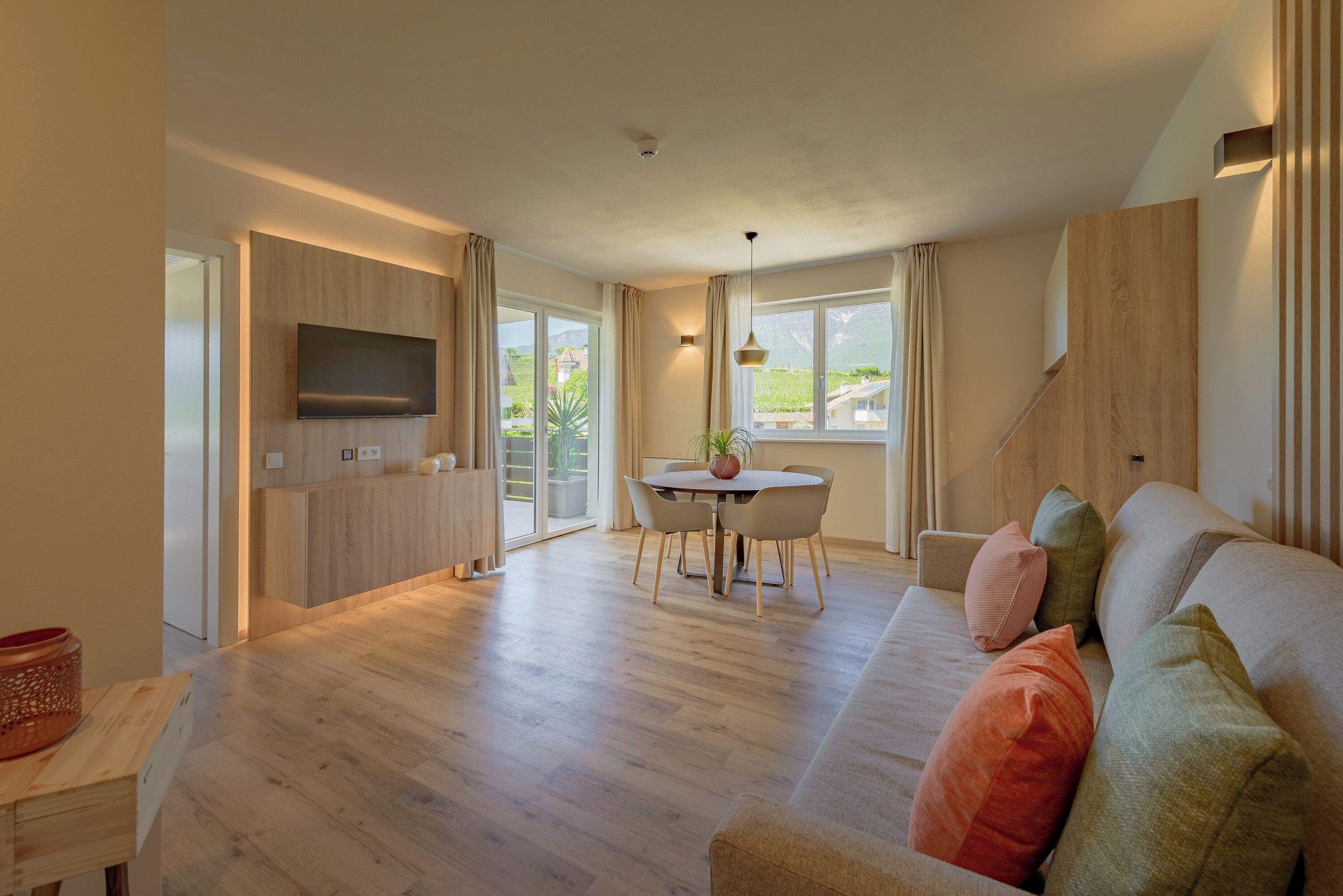 Appartement Supérieur | Coffres-forts dans les chambres, bureau, rideaux occultants