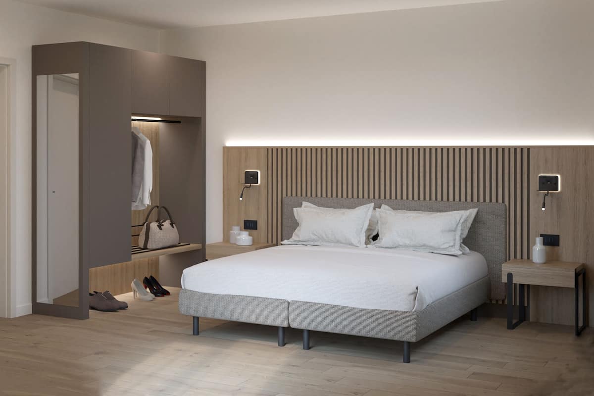 1 habitación, caja de seguridad en la habitación y escritorio