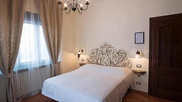 5 Schlafzimmer, Bügeleisen/Bügelbrett, WLAN, Bettwäsche
