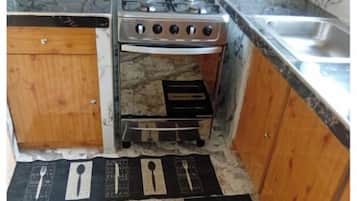 Micro-ondes, four, plaque de cuisson