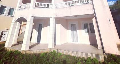 Apartments Nur Amare / 2 Apartment with Sea View