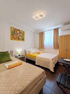 1 bedroom, WiFi, bed sheets