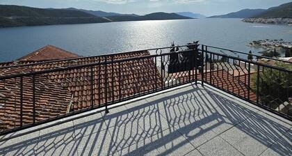 Guest House Lara / 2 Relax Triple Room – Simple Comfort & Shared Kitchen