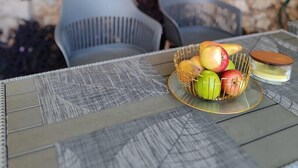 Property grounds - Guest House Lara / Relax Family Studio Apartment – Private Terrace & Kitchen (Neum)