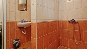 Shower, hair dryer, towels - Guest House Lara / Relax Family Studio Apartment – Private Terrace & Kitchen (Neum)