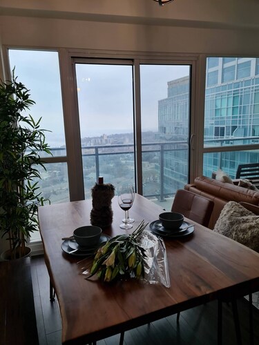 Stylish retreat in prime location with lakeview