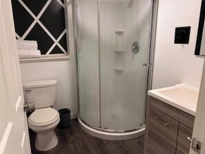 Hårtørrer, håndklæder, Sæbe, Toiletpapir