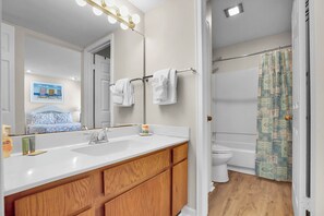 Hair dryer, towels - Arcadian Dunes 17-165 (Myrtle Beach)