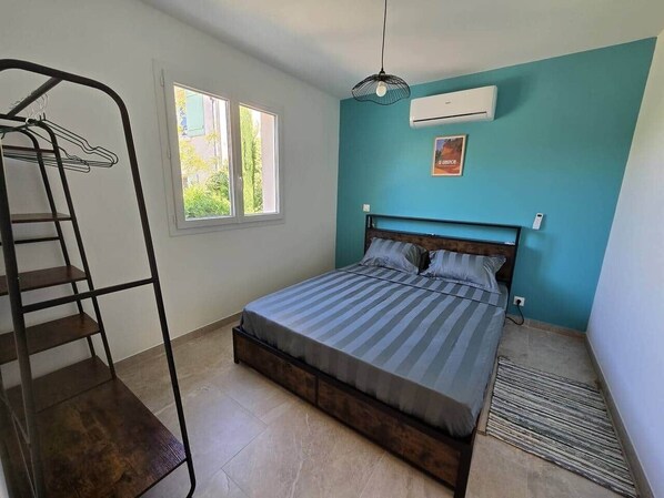 2 makuuhuonetta, silitysrauta/-lauta, Wi-Fi, vuodevaatteet