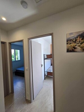 2 bedrooms, iron/ironing board, WiFi, bed sheets