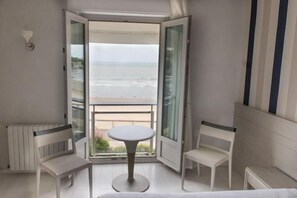 Interior - Hôtel the Originals Miramar, Royan Pontaillac (Royan)