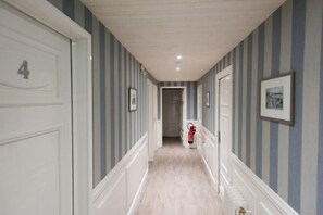 Interior - Hôtel the Originals Miramar, Royan Pontaillac (Royan)