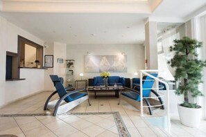 Interior - Hôtel the Originals Miramar, Royan Pontaillac (Royan)