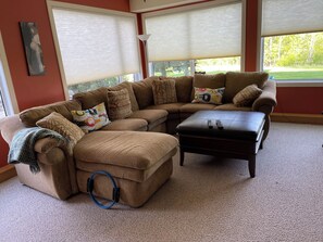 Smart TV, fireplace, DVD player