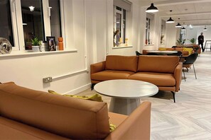 ロビー応接スペース