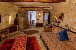 Cribs/infant beds