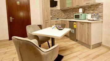 1 bedroom, in-room safe, blackout curtains, soundproofing