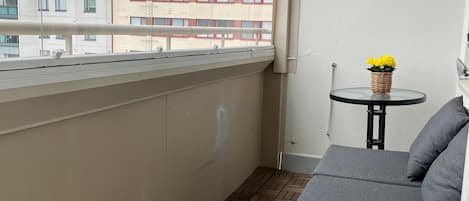 Apartamento conforto, 2 quartos, vista para a cidade | Terraço/pátio