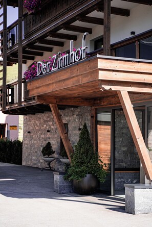 Reception - Der Zirmhof in Saalbach (Saalbach)