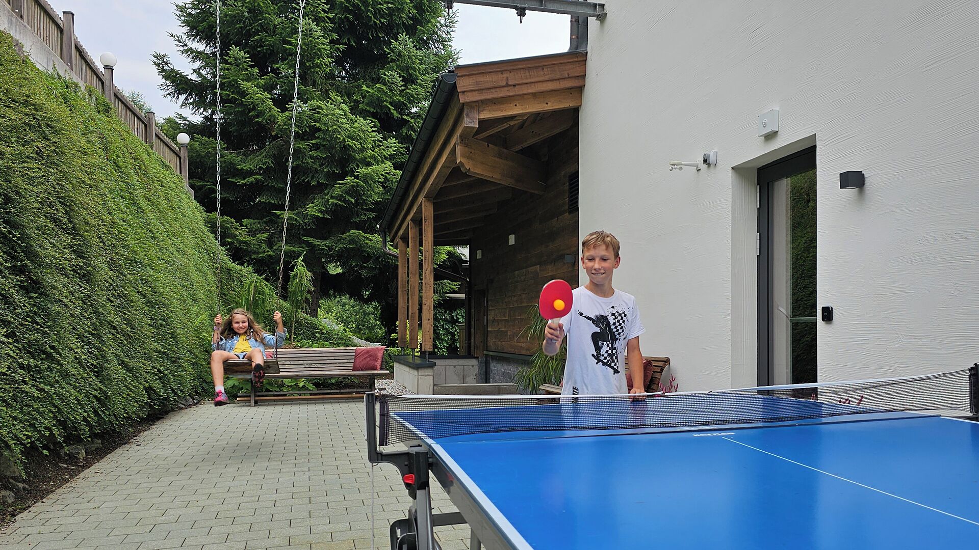 Children’s play area – outdoor