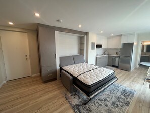 アイロン / アイロン台、WiFi (無料)、ベッドシーツ、車椅子でアクセスできる設備