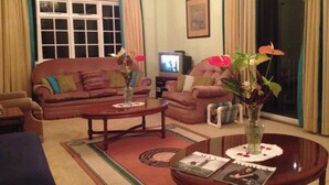 Living area - Standard Room main house (Mount Nesbit)