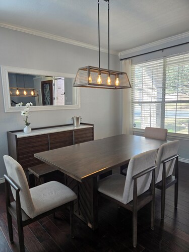 Beautiful  3 bedroom house with private pool, WiFi, San Antonio Rim/Cantera area