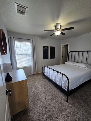 3 bedrooms, desk, iron/ironing board, travel crib