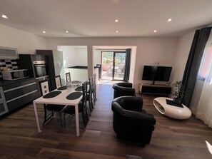 Dining - 4-room duplex apartment - jacuzzi & terrace (La Trinité)