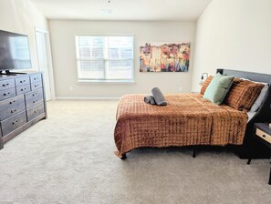 6 quartos, ferros/tábuas de passar roupa, Wi-Fi, roupa de cama