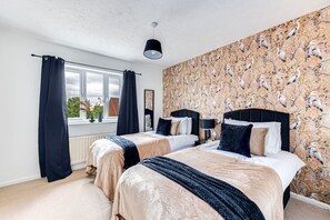 2 chambres, fer et planche à repasser, lit parapluie, Wi-Fi gratuit