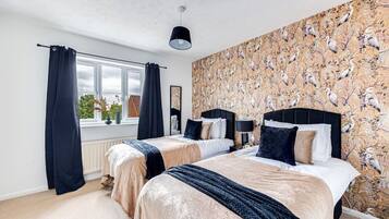 2 bedrooms, iron/ironing board, travel crib, free WiFi