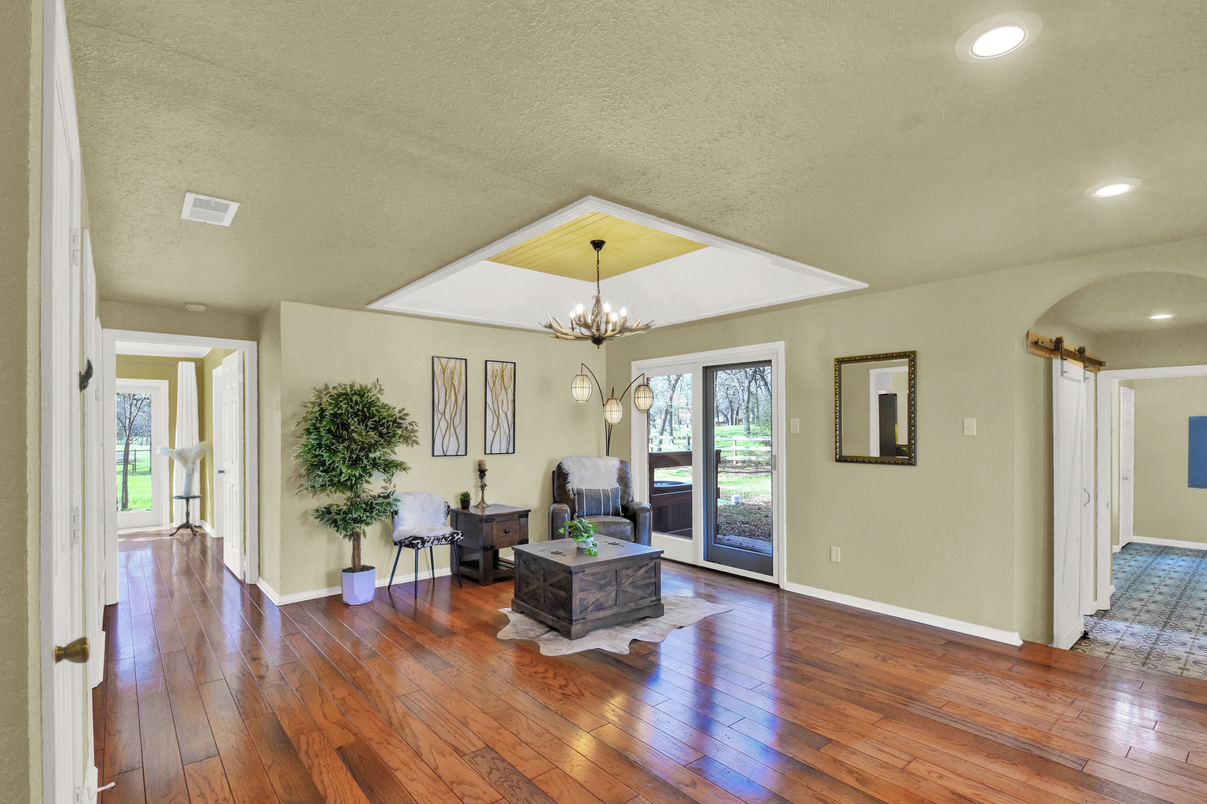 Small seating area with 2 chairs.