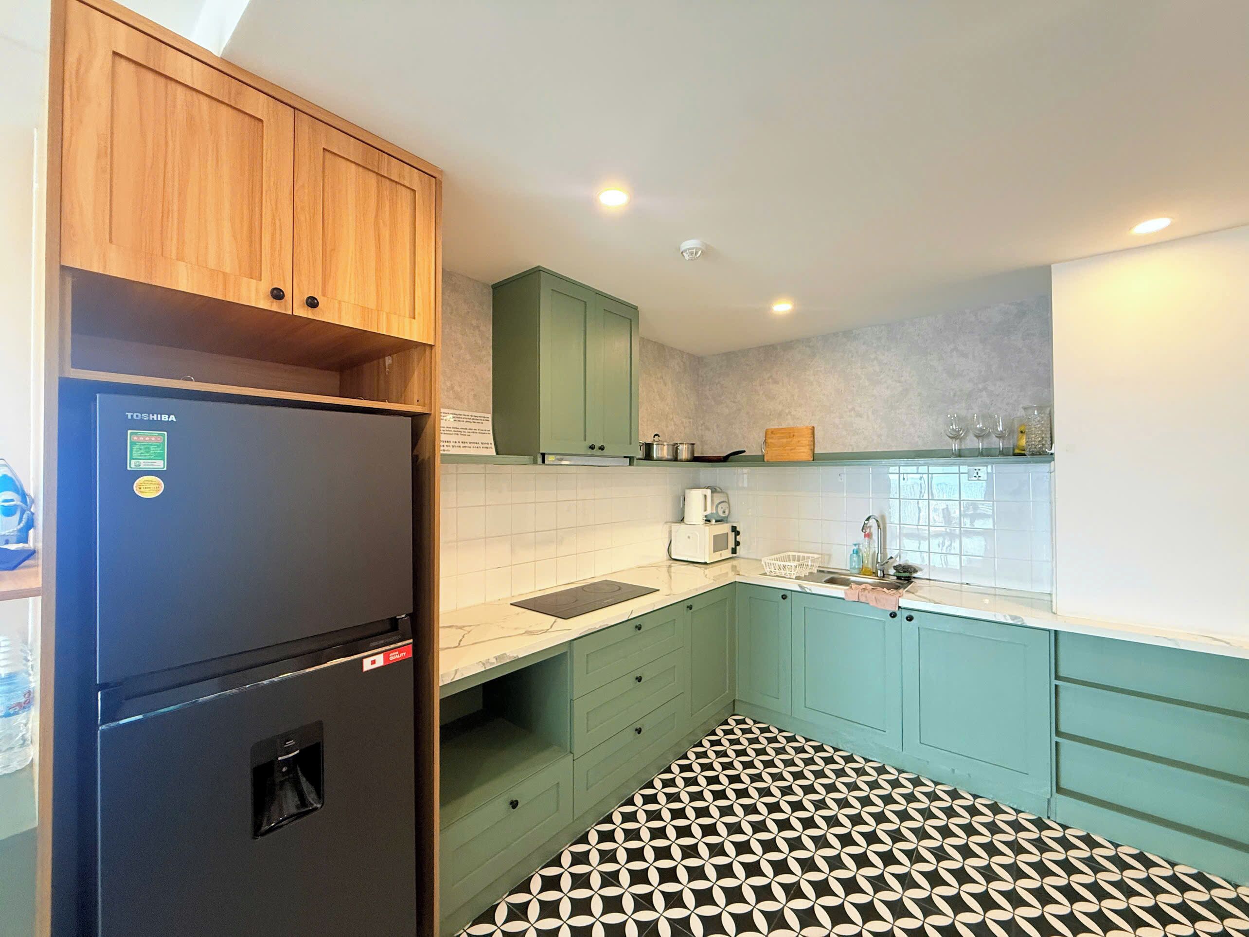 Fridge, microwave, stovetop, rice cooker