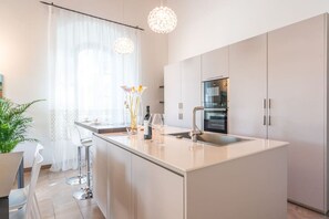 Fridge, microwave, oven, stovetop