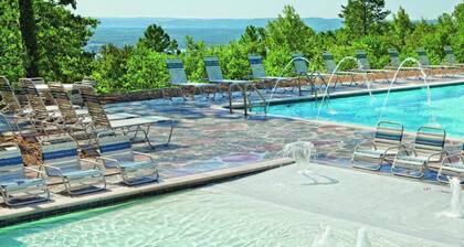 2-bedroom condo in beautiful Fairfield Bay close to amenities.