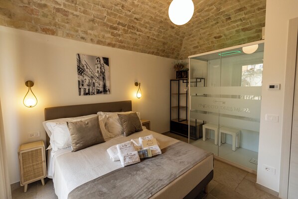 Desk, laptop workspace, soundproofing, free WiFi - L'Incanto delle Mura (Altamura)