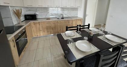 2-bedroom apartment in lovely Shkodër with WiFi, AC