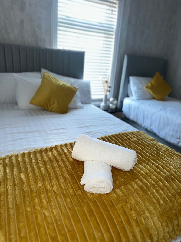 3 slaapkamers, een strijkplank/strijkijzer, wifi, beddengoed